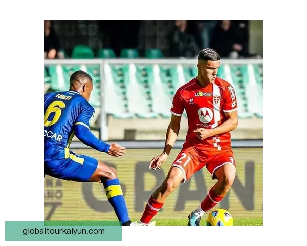 塔雷米荣获亚洲最佳前锋称号，状态持续提升备受关注