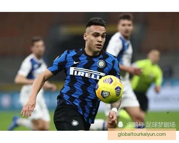 日本队后卫在欧洲赛季表现稳健，值得关注其未来发展动态。